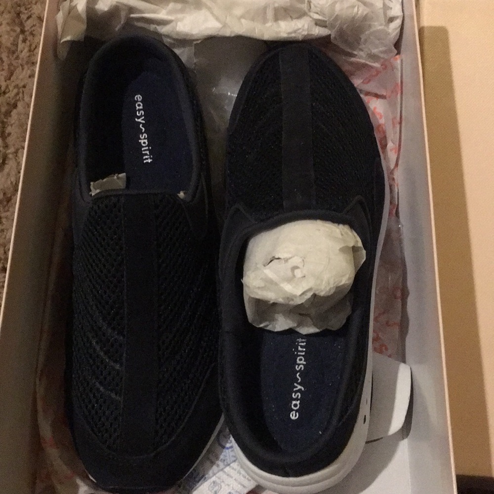 Blue shoes travel time